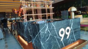 Hôtellerie & Commerces (23)