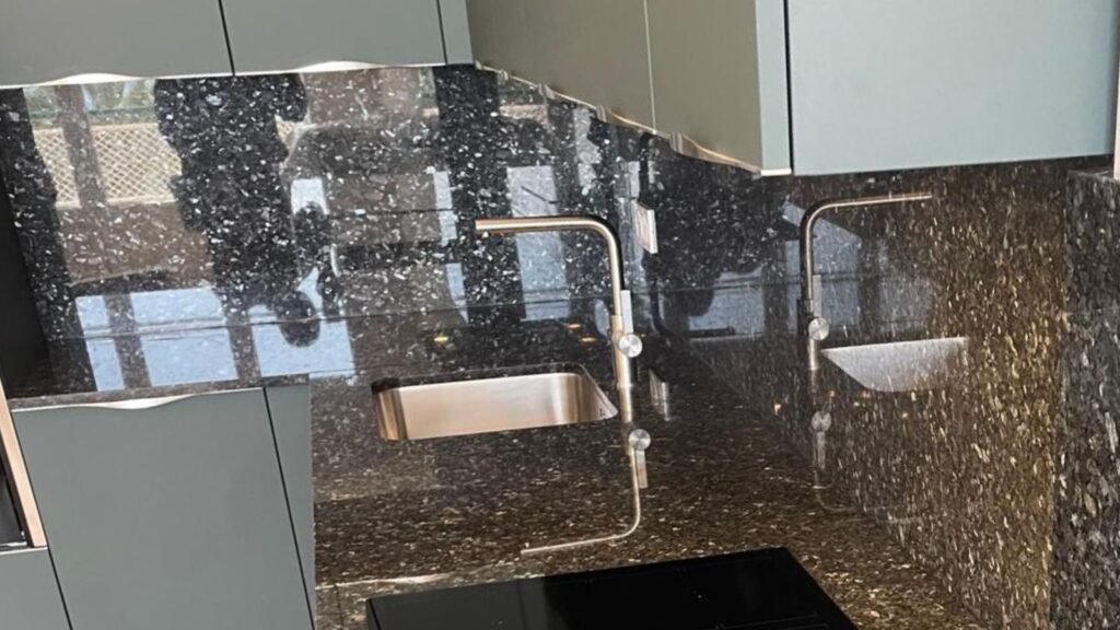 Sélection Cuisine Pierre Naturelle Granit - Quartzite (12)